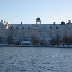 New Port Bay Club