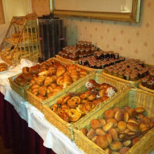 Frühstück im Disneyland Hotel