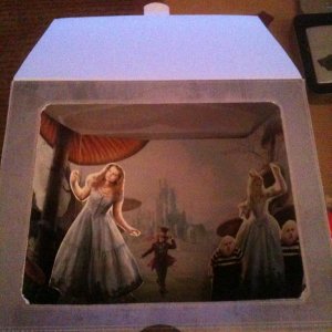 Alice in Wonderland - Shadowbox open
