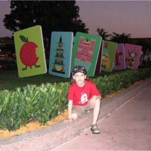 16.10.2008:
Epcot - auf dem Weg zum Ausgang noch ein letztes Foto