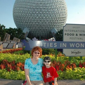 16.10.2008:
Epcot - wie schön, dass überall Fotografen rumstehen, da ich heute ohne Digicom unterwegs bin ..