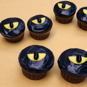 forest eyes cupcakes