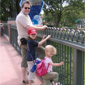 13.10.2008:
ein erster Besuch im Epcot - es ist etwas windig ...