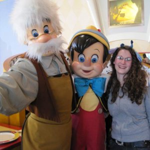 dISNEYLAND 280