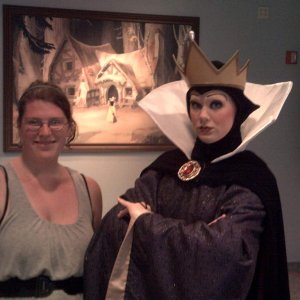 The Evil Queen - Nein sie hat wirklich keinen Namen, dafuer scheucht sie ihre Character Attendants durch die Gegend :D