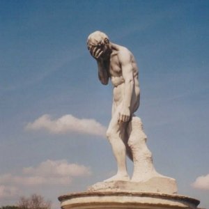 Tuileries Kain Skulptur