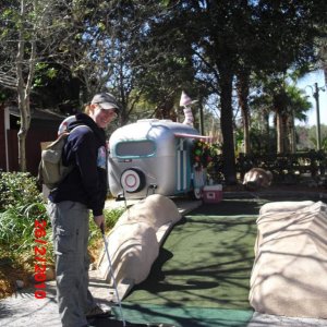 winter summer land mini golf