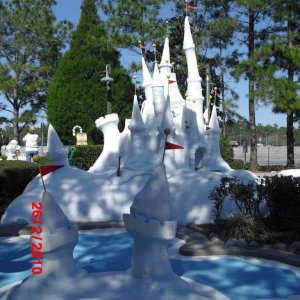winter summer land mini golf
