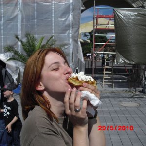 phantasialand
(kaiserplatz)
legger waffel mit sahne!!!