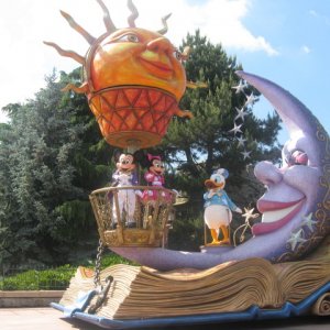 Parade 1