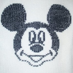Mickeykopf auf Strickpulli (Kreuzstich)