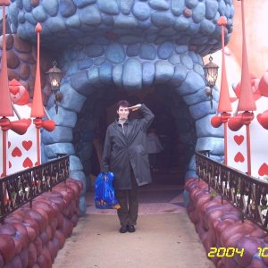 dlrp 2004

"still gestanden!" (oh gott sieht die haarfrabe furchtbar aus....)