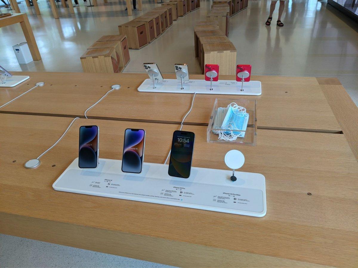 Apple_Visitor_Center_04.jpg