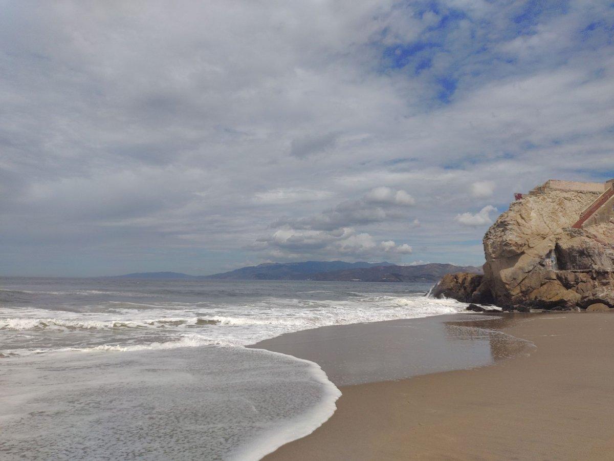 Beach_by_Seal_Rocks_02.jpg