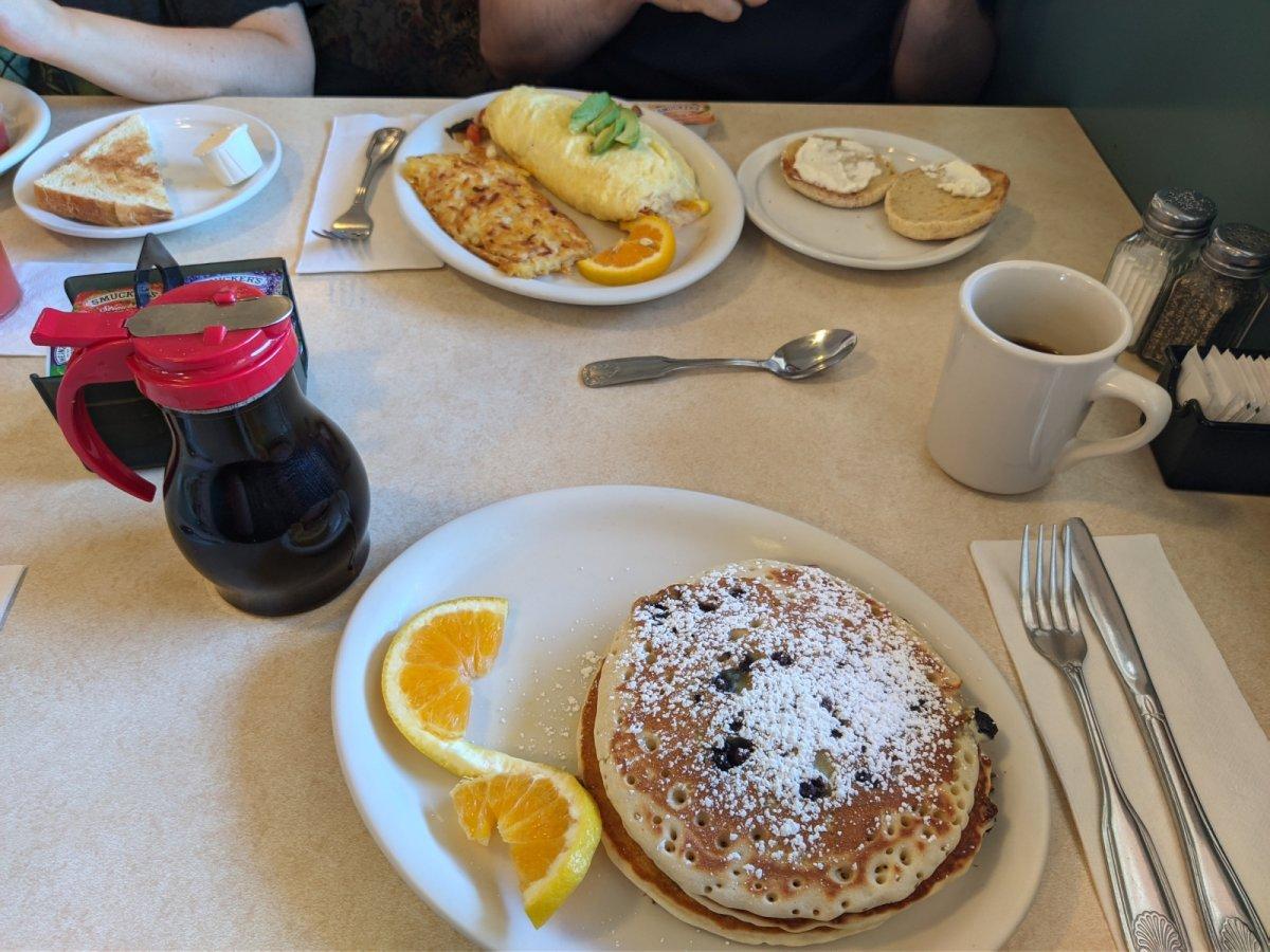 Big_Sur_Restaurant_Breakfast.jpg