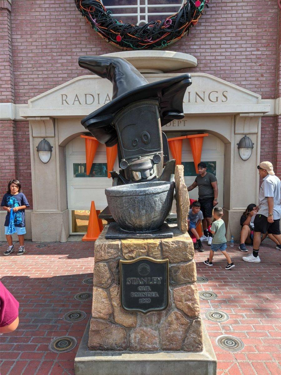 DCA_CARSLAND_10.jpg
