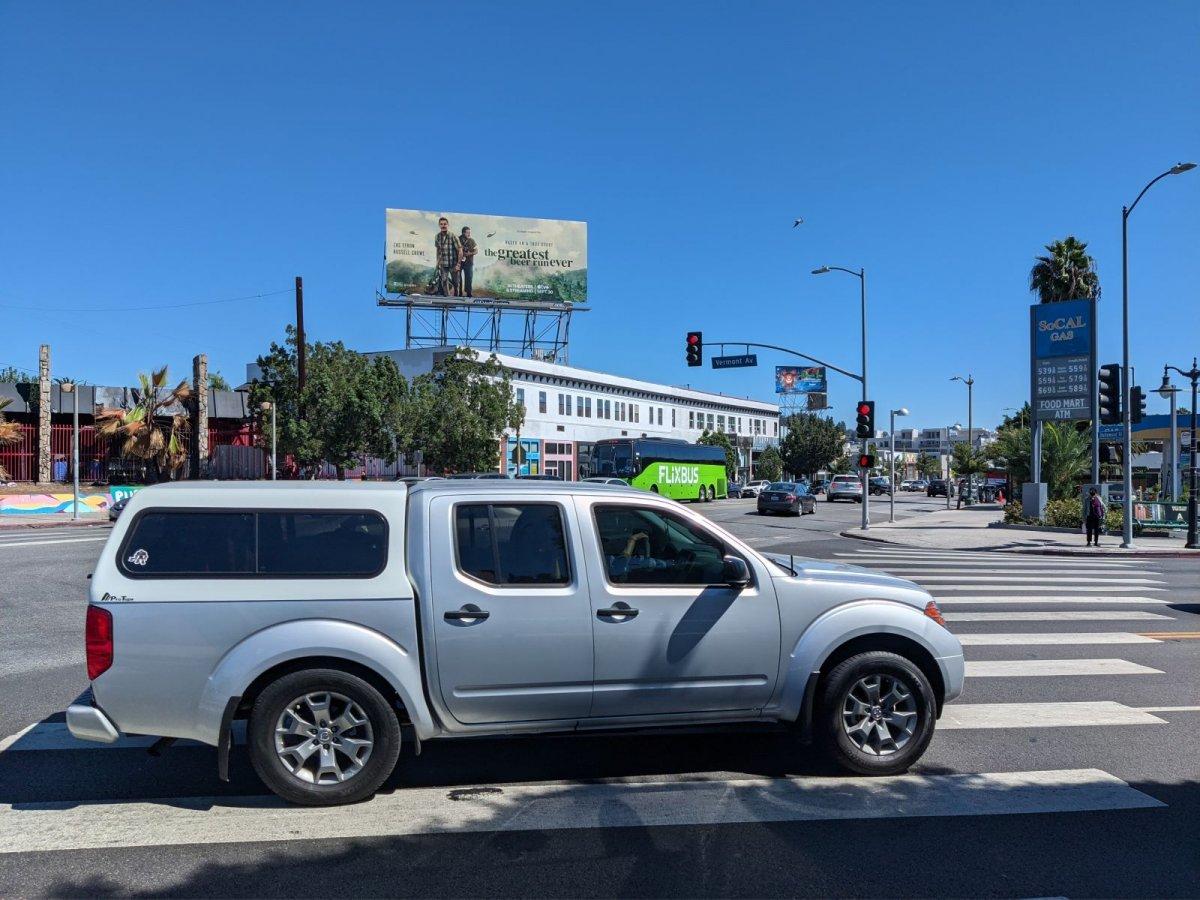 Flixbus_in_Los_Angeles.jpg