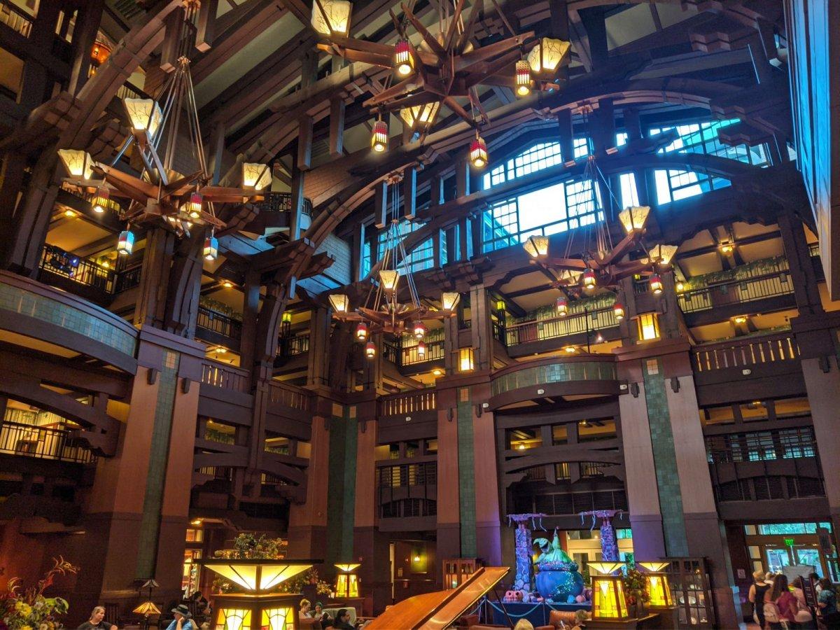 GRAND_CALIFORNIAN_HOTEL_LOBBY_01.jpg