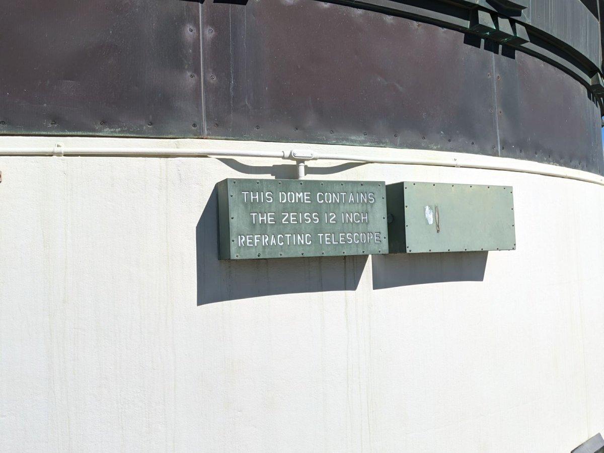 Griffith_Observatory_Telescope_01.jpg