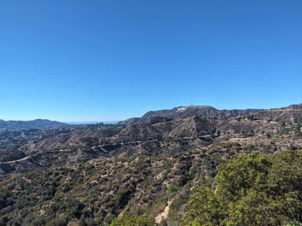 Hollywood-Sign_Panorama.jpg