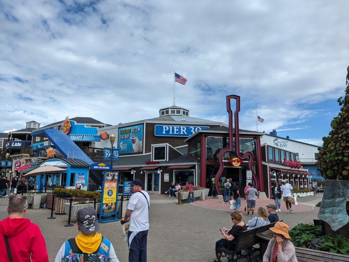Pier_39_Entrance.jpg
