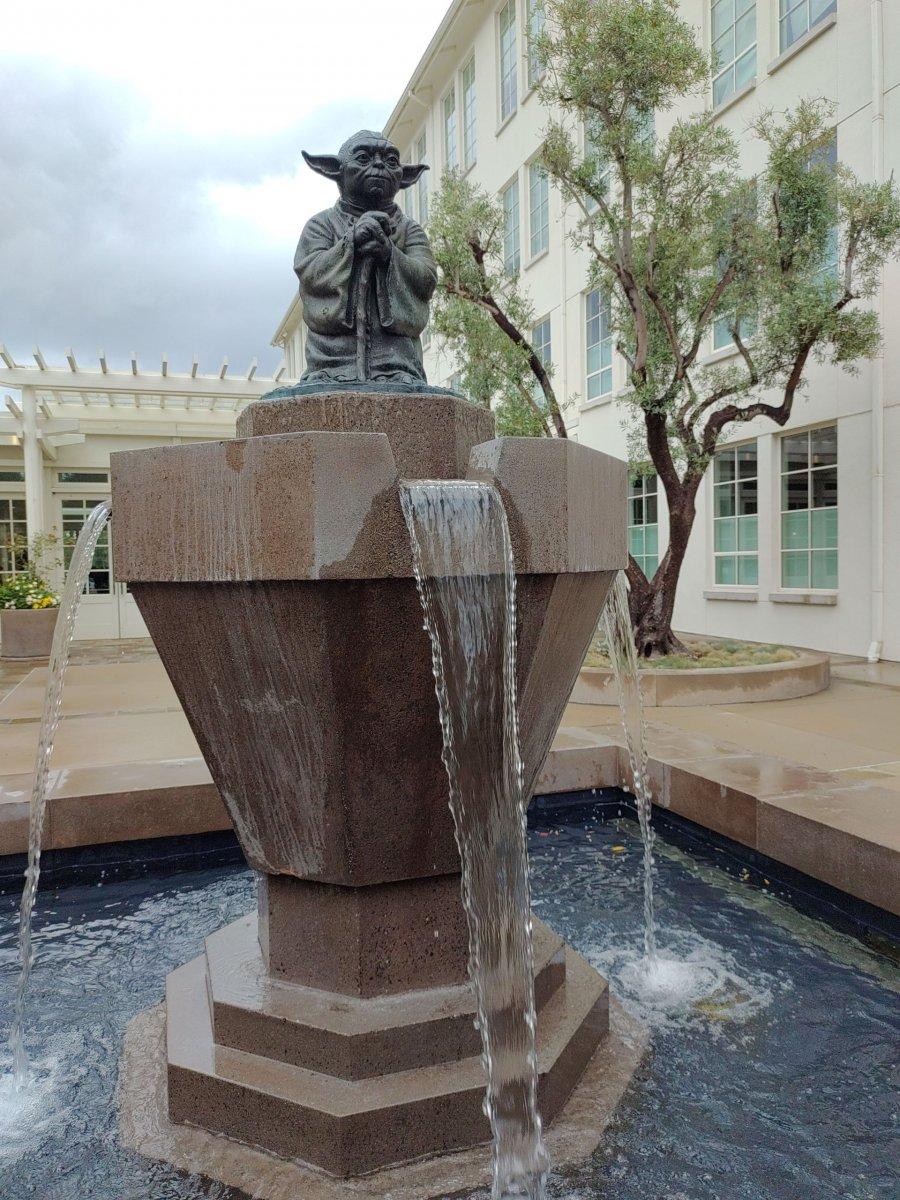 Presidio-Park_Yoda-Brunnen.jpg