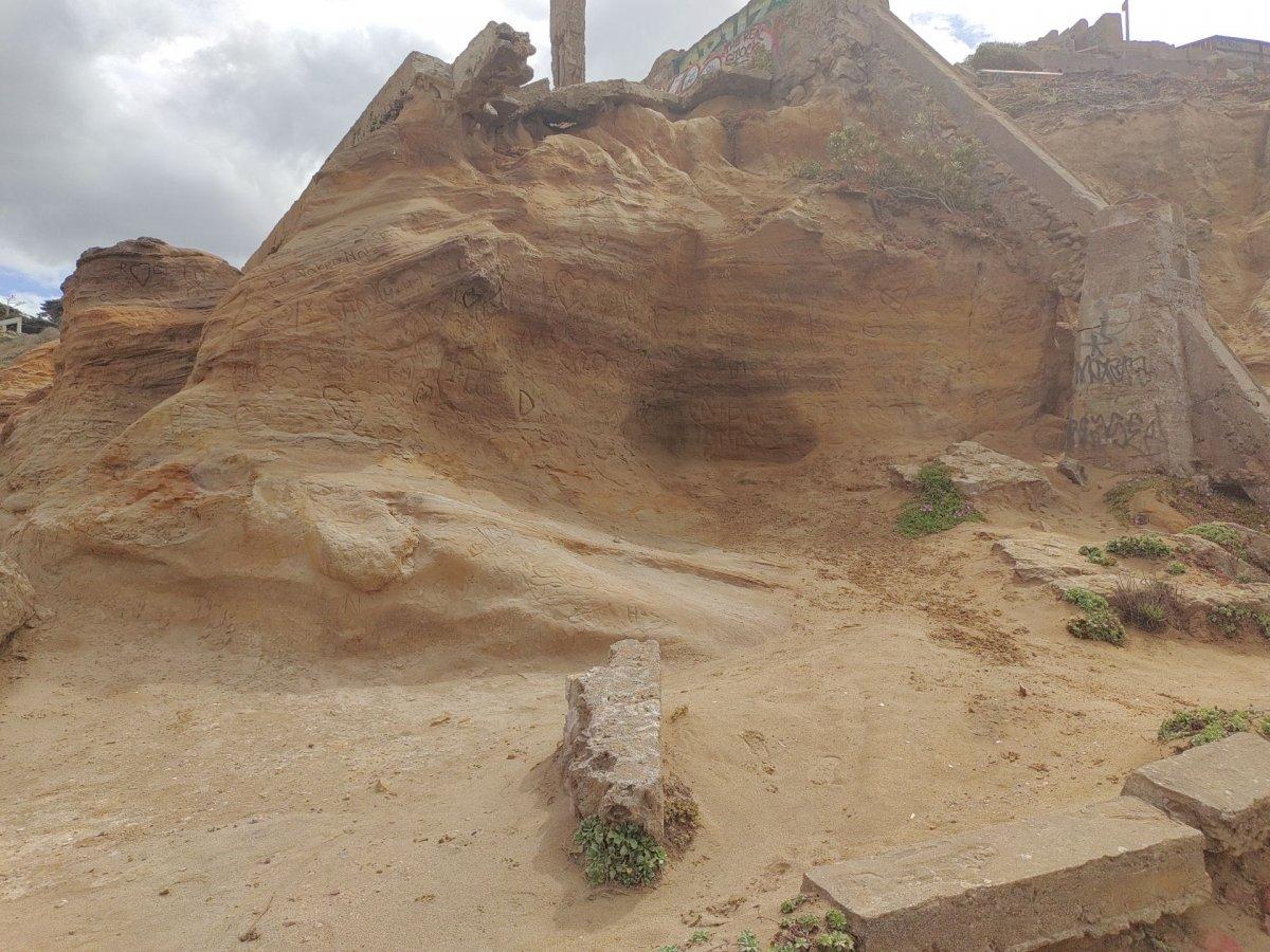 Some_Carvings_Sutro_Baths_Ruins.jpg