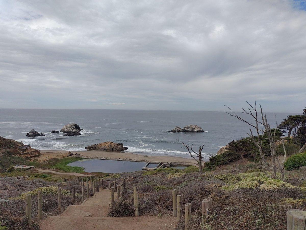 Sutro_Baths_Ruins_01.jpg