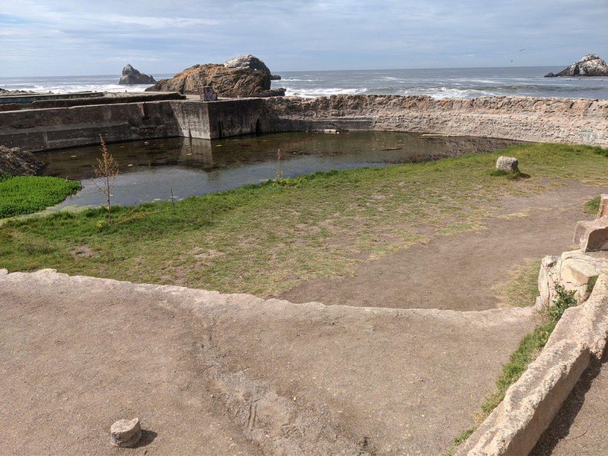 Sutro_Baths_Ruins_04.jpg