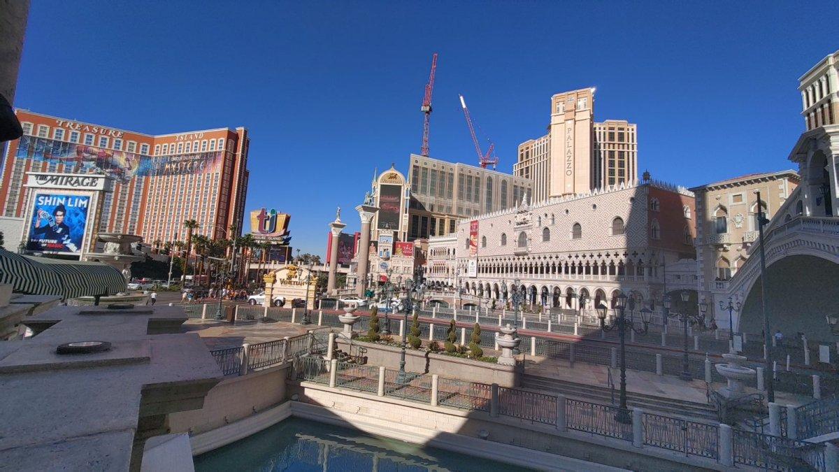 The Venetian_Outside_01.jpg