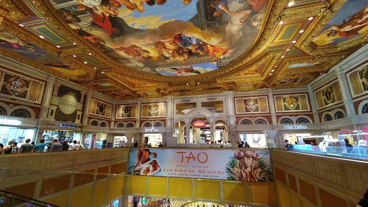 The_Venetian_Inside_01.jpg