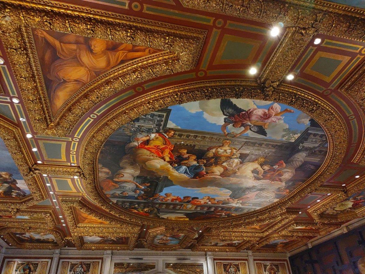 The_Venetian_Inside_02.jpg