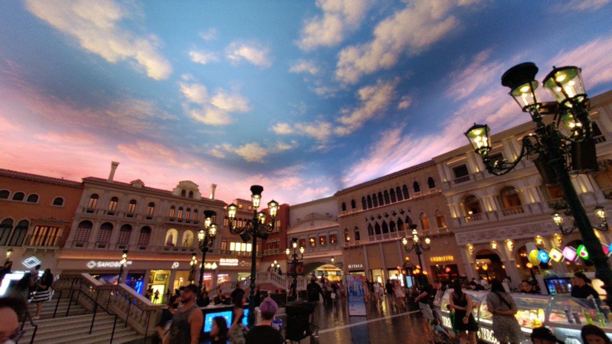 The_Venetian_Inside_10.jpg