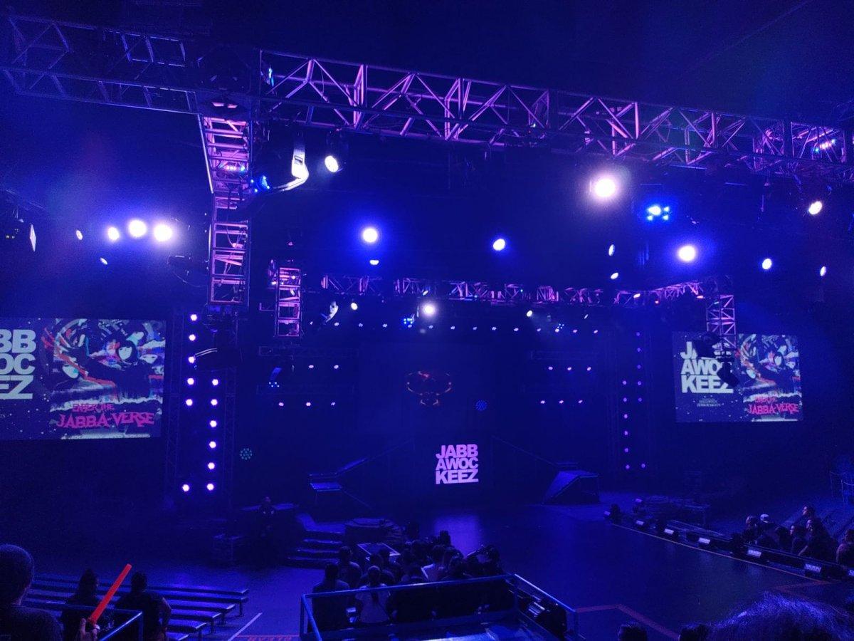 Universal_Studios_HHN_Jabbawockeez_Preshow.jpg