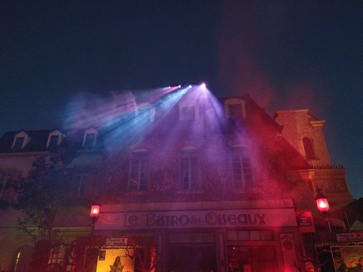 Universal_Studios_HHN_Lightplay.jpg