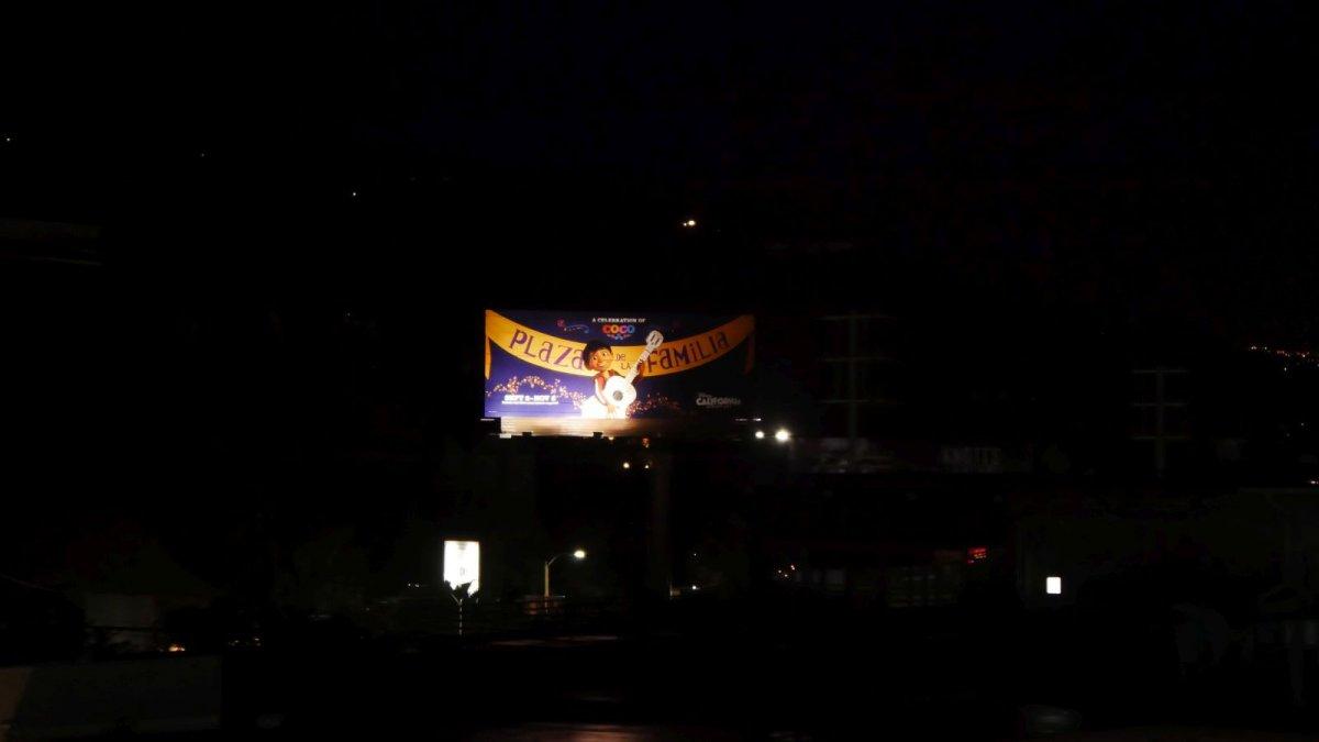 Universal_Two_Bedroom_Condo_Balcony_Disneyland_Billboard.JPG
