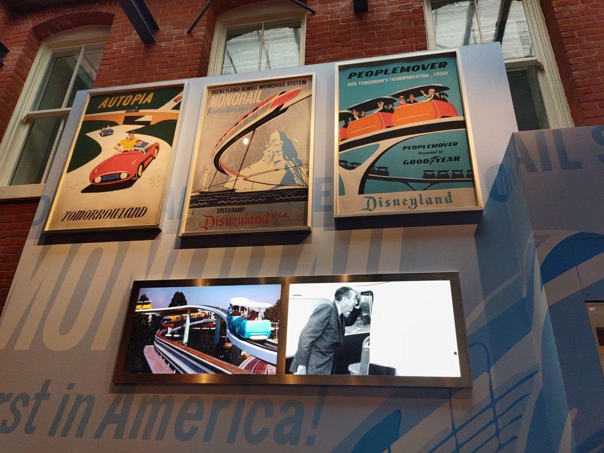 Walt_Disney_Family_Museum_Disneyland-Poster_und_Monorail-Bild_02.jpg