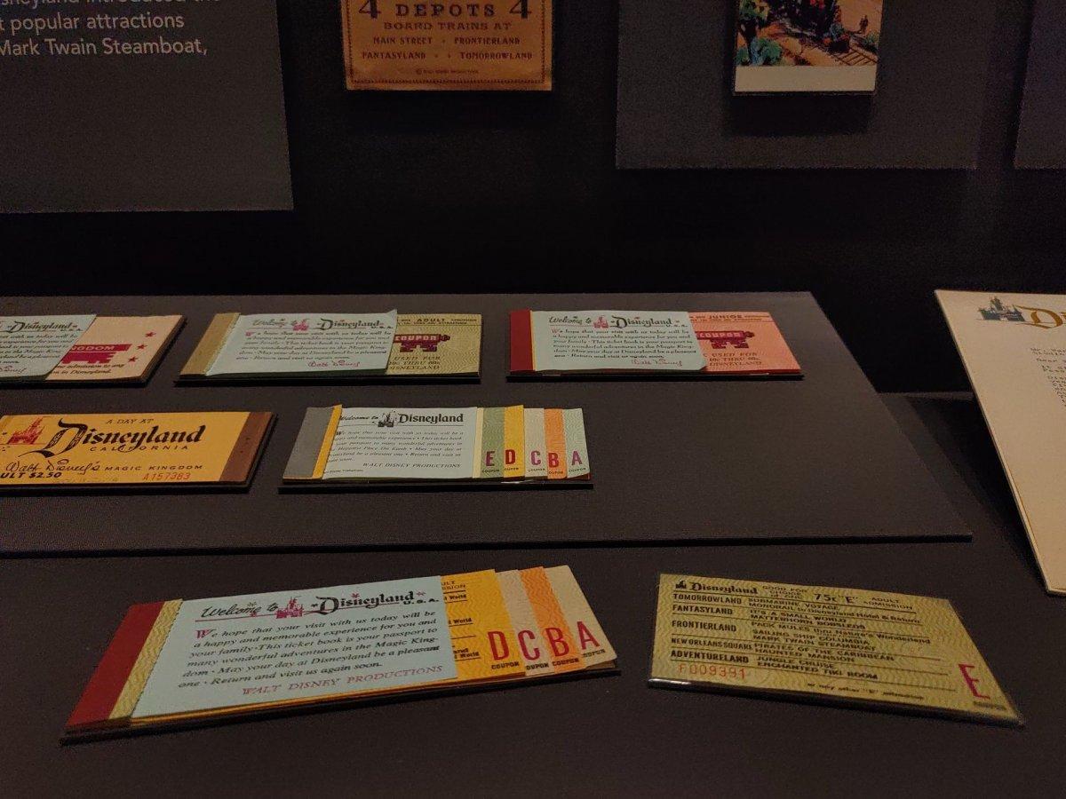 Walt_Disney_Family_Museum_Disneyland-Ticketbücher_02.jpg