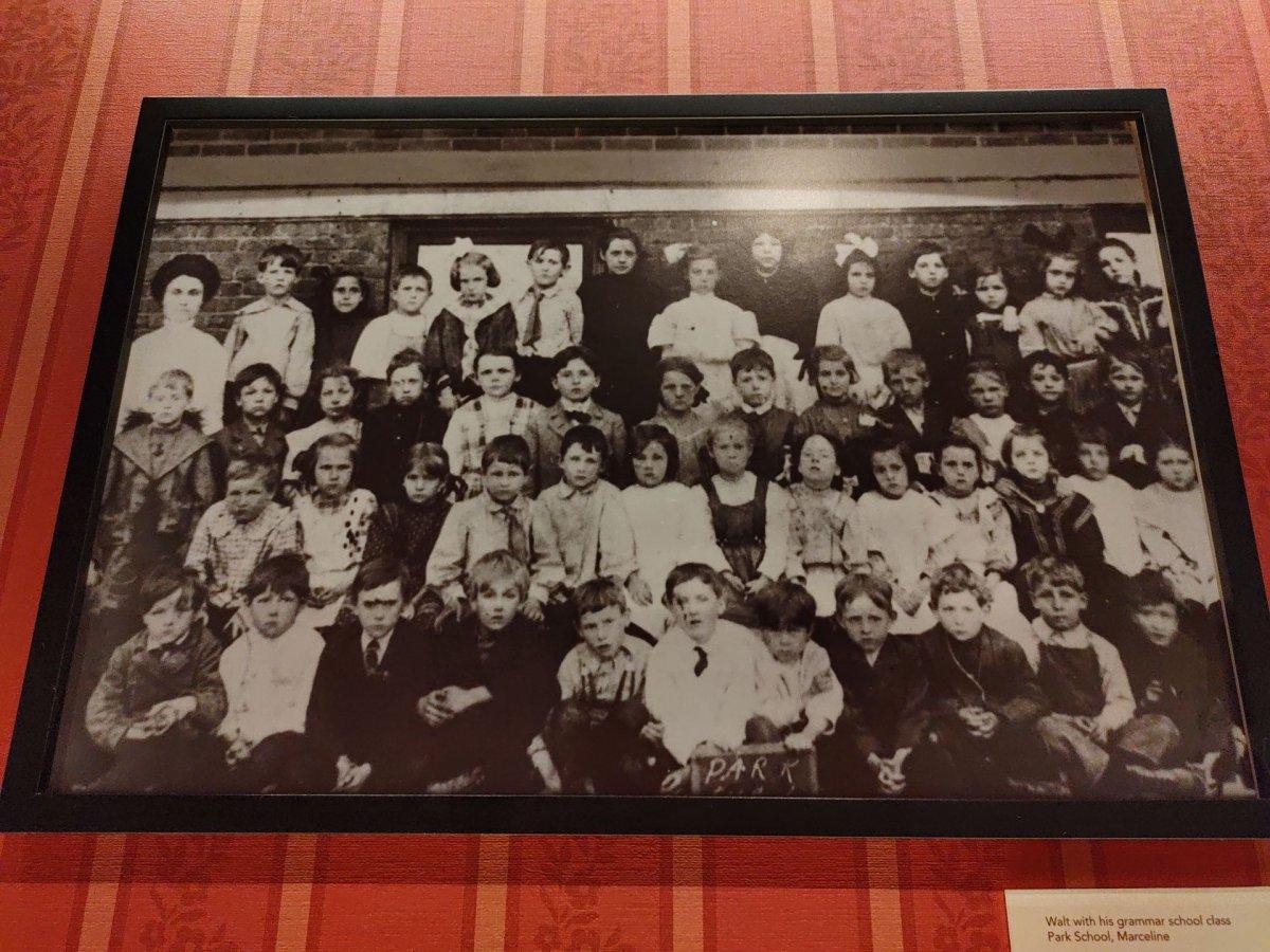 Walt_Disney_Family_Museum_Klassenfoto_Marcelline.jpg