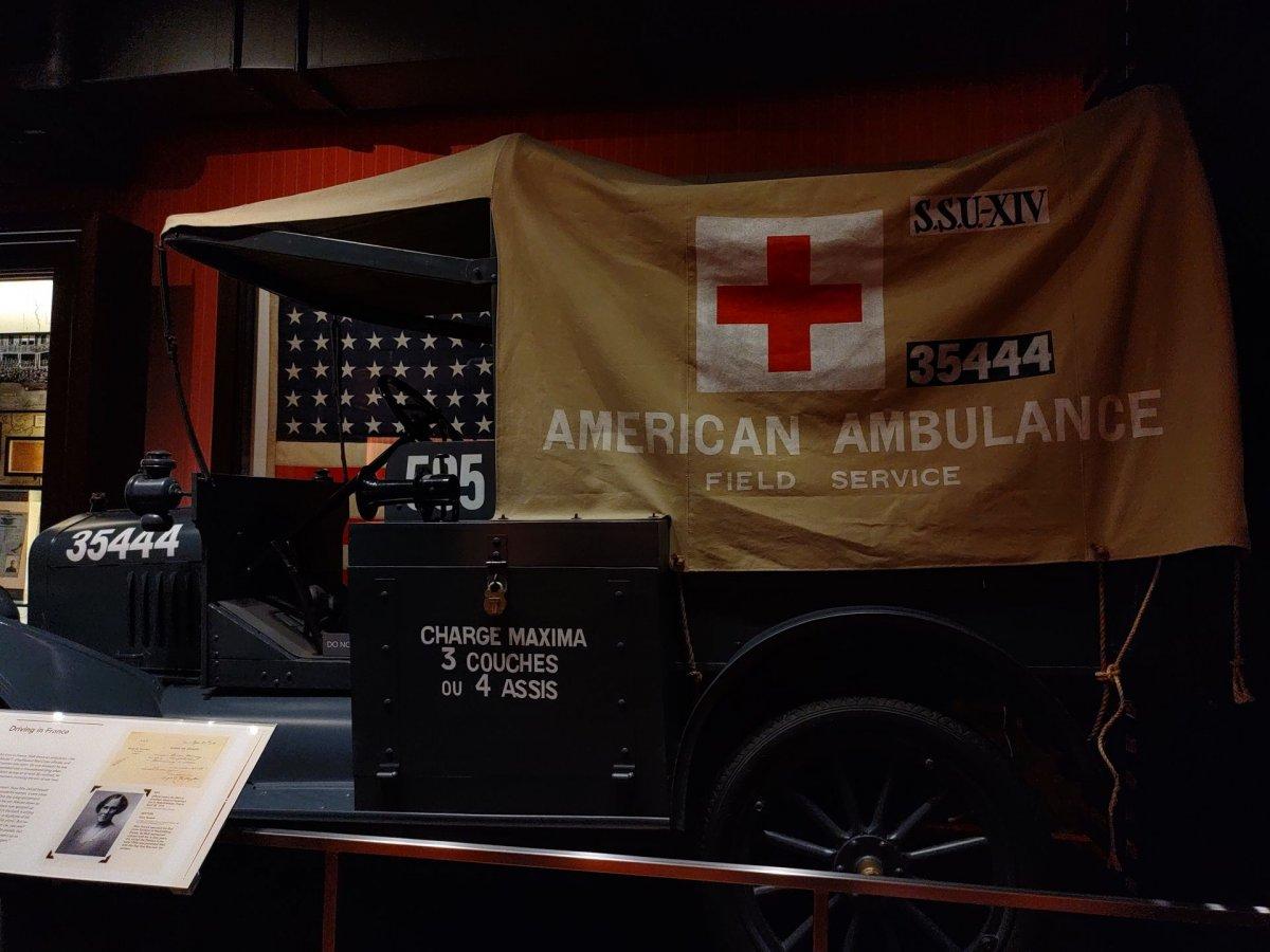 Walt_Disney_Family_Museum_Santiätsfahrzeug_WWI.jpg