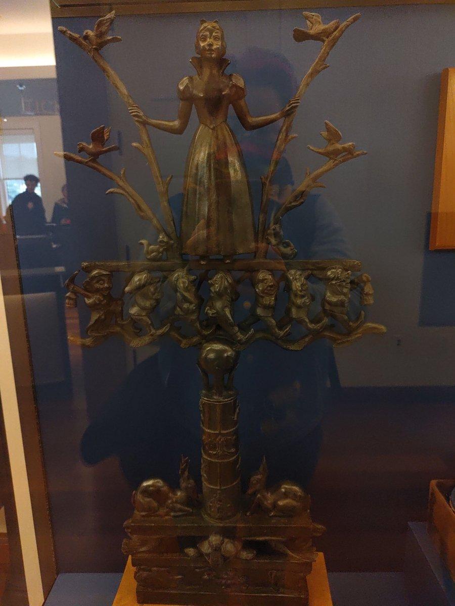 Walt_Disney_Family_Museum_Snow-White-Statue.jpg
