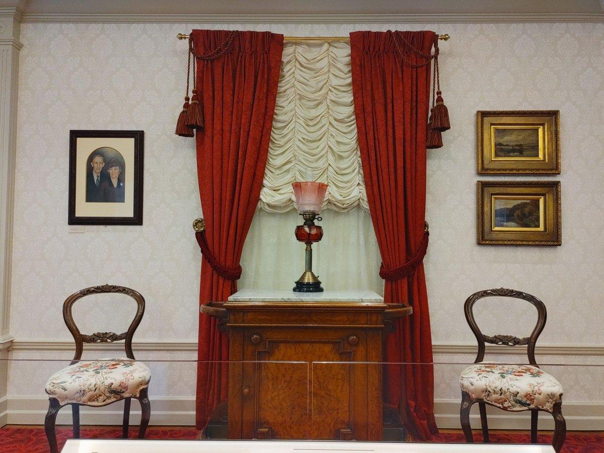 Walt_Disney_Family_Museum_Walts_Apartment_Disneyland.jpg