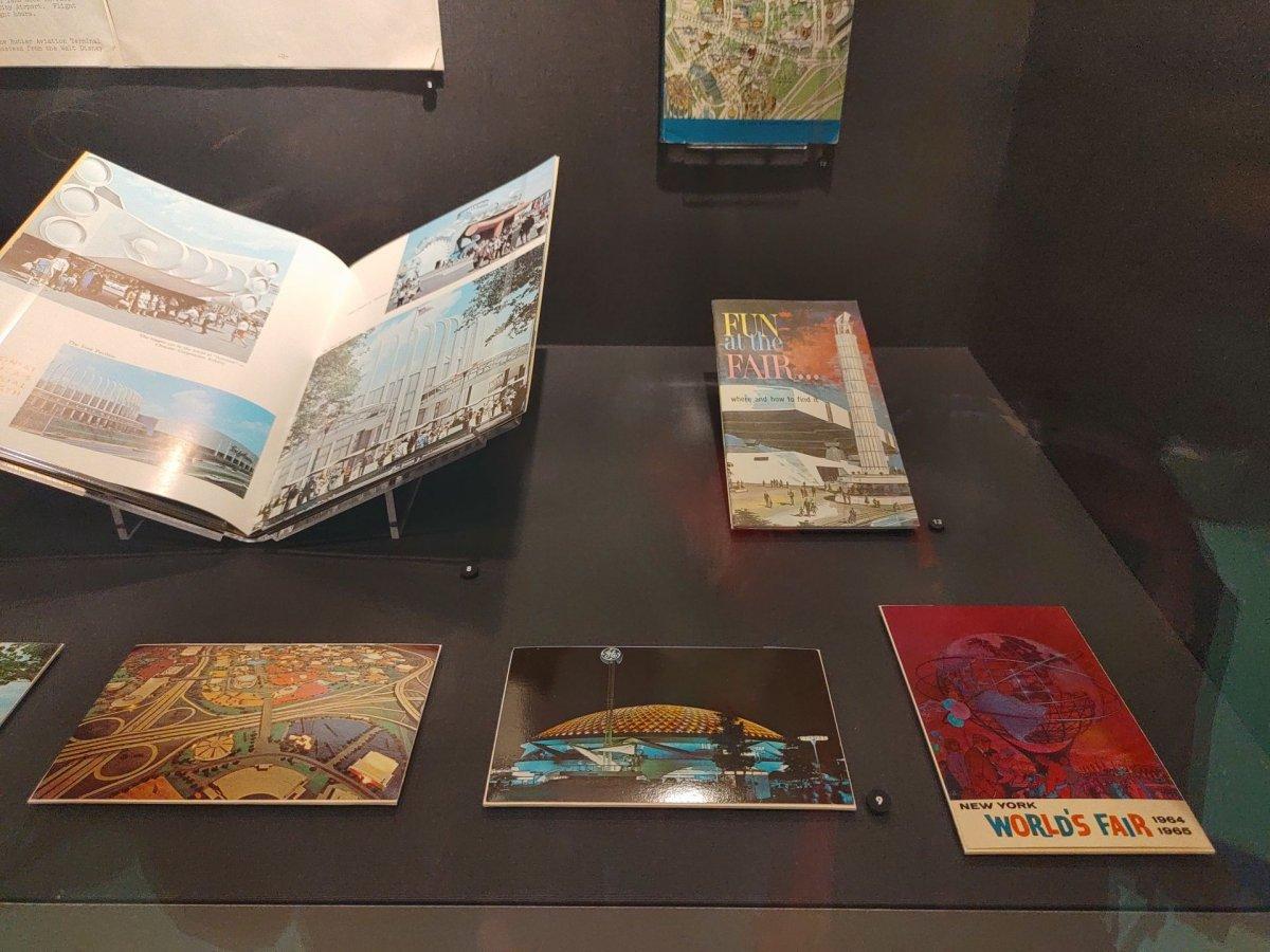 Walt_Disney_Family_Museum_Weltaustellung_1964-65_Souvenirs_03.jpg